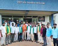 నూతన ఎస్‌ఐ శివకృష్ణకు ఘన సన్మానం