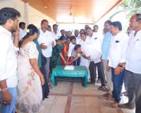 సత్తుపల్లి  ఎమ్మెల్యే  డాక్టర్ మట్టా రాగమయి దయానంద్ పుట్టినరోజు సందర్బంగా , మున్సిపాలిటీలో, 3 వ వార్డ్,   వైస్ చైర్మన్ బొంతు సుమలత వేణు నివాసం లో మున్సిపల్ చైర్మన్