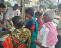 42 వ రోజు కొనసాగిన లయన్స్ క్లబ్ 'అన్నదానం'