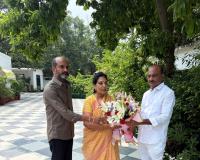కేంద్ర మాజీమంత్రి రేణుకా చౌదరికి జన్మదిన శుభాకాంక్షలు తెలిపిన మానుకొండ,  గుర్రం..* 
