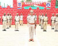 పరేడ్ ప్రాక్టీస్‌ను పరిశీలించి న: అదనపు ఎస్పీ రియాజ్ 