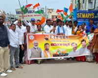 దేశభక్తిని చాటుతూ జనగామలో ఘనంగా తిరంగా ర్యాలీ