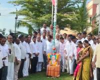 బి ఆర్ ఎస్ కార్యాలయం లో జెండా పండగ