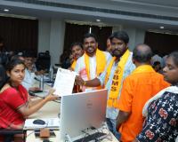కార్మికులకు కనీస వేతనాం 30000    ఇవ్వాలి