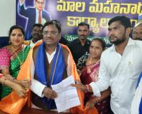 పినపాక నియోజకవర్గ యువతకు స్థానికంగా వంద శాతం ఉపాధి అవకాశాలు కల్పించాలి