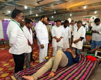 రక్తదాన శిబిరంలో పాల్గొన్న రాష్ట్ర ప్రభుత్వ విప్ విజయరమణ రావు 