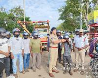 పాలమాకులలో ఫ్యూచర్ సిటీ ట్రాఫిక్ పోలీసుల రోడ్డు భద్రత అవగాహన కార్యక్రమం