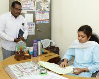 మద్దూరు మున్సిపాలిటీ, తహసీల్దార్, ఎంపీడీవో కార్యాలయాల ఆకస్మిక తనిఖీ చేసిన కలెక్టర్ 