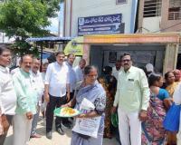 52లయన్స్ క్లబ్ 'అన్న దానం' 