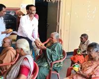 వృద్ధుల పట్ల గౌరవం – సమాజ ప్రగతికి ప్రతీక