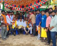 శిరీషపై హత్య ఘటనను తీవ్రంగా ఖండిస్తూ గొండ్వా వాసులు చేపట్టిన దీక్ష