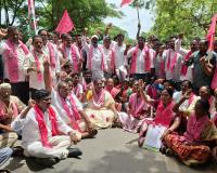 కేటీఆర్, హరీశ్‌రావు అరెస్టులతో భగ్గుమన్న అశ్వారావుపేట