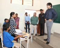 తరగతి సమయాల్లో ఇతర కార్యక్రమాలు వద్దు : 
