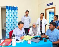 బీడీకే ఆర్‌అండ్‌బీ కార్యాలయంలో డీఎంహెచ్‌ఓ ఆకస్మిక తనిఖీ