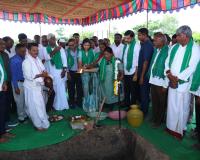 రైతు విజ్ఞాన కేంద్రానికి భూమి పూజ