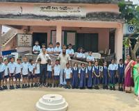 విద్యార్థుల సంక్షేమానికి సర్పంచ్ టోనీ అండ