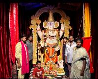 బియ్యంతో శ్రీ వెంకటేశ్వర స్వామి రూపంలో గణనాథుడి ప్రతిష్ట 