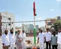 దేశభక్తి, ఐక్యత సోదర భావంతో ముందుకు సాగాలి 
