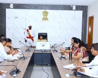 ప్రత్యేక అధికారులు వసతి గృహాలను సందర్శించి విద్యార్థులతో భోజనం చేయాలి.