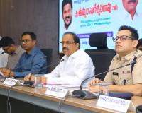 అభివృద్ధి పనులను వేగవంతంగా పూర్తి చేయాలి... రాష్ట్ర వ్యవసాయ, మార్కెటింగ్, సహకార, చేనేత, జౌళీ శాఖల మంత్రి తుమ్మల నాగేశ్వరరావు. వెలుగుమట్ల కాలనీని నవంబర్‌ 21లోగా అన్ని మౌళిక వసతులతో ఆదర్శ కాలనీగా అభివృద్ధి చేయాలి.