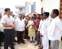 ఇందిరమ్మ ఇంటిని పరిశీలించిన  జిల్లా కలెక్టర్ ఆశిష్ సంగ్వాన్