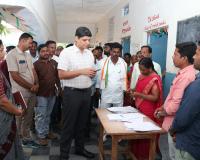 నరసన్న పల్లి పాఠశాలలో ఎస్‌ఐఆర్‌ ప్రక్రియను పరిశీలించిన