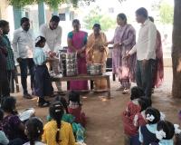 విద్యార్థులకు పౌష్టిక అల్పాహారం