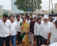 జల్‌పల్లిలో డ్రైనేజీ సమస్యలతో ప్రజలు ఎన్నాళ్ళు ఇబ్బందులు పడాలి. 