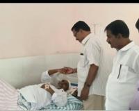 ఇఫ్తికార్ అహ్మద్‌ను పరామర్శించిన మాజీ మంత్రి నిరంజన్ రెడ్డి.