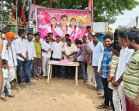 కారేపల్లిలో ఘనంగా మనీషా లక్ష్మి జన్మదిన వేడుకలు