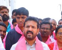 ధారూర్‌లో గంజాయి అడ్డాలు మారిన డబుల్ బెడ్‌రూమ్ ఇళ్లు!