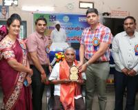 వయోవృద్ధుల ఆరోగ్యం, సంక్షేమానికి ప్రాధాన్యత ఇవ్వాలి