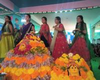 సంప్రదాయబద్ధంగా బతుకమ్మ వేడుకలు.