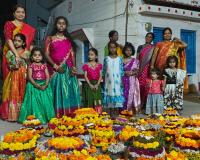 28వ వార్డులో అంబరాన్నంటిన బతుకమ్మ సంబరాలు