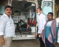 ఆపదలో అండగా నిలిచిన మాదారం సర్పంచ్ ఉమా నరేష్!