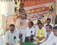 కల్లూరు సర్పంచ్‌ చెక్‌ పవర్‌ ఫ్రీజ్‌పై సుంకేట పోశెట్టి ఆవేదన ఎస్సీ సర్పంచ్‌పై వివక్ష చూపుతున్నారంటూ ఆరోపణలు.. చెక్‌ పవర్‌ పునరుద్ధరించాలని డిమాండ్‌.