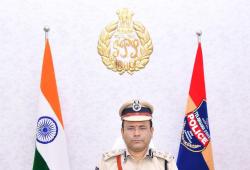 నీట్ రీ పరీక్ష కేంద్రాల వద్ద నిషేధాజ్ఞలు అమలు....