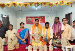 పర్యావరణ పరిరక్షణకు మట్టి వినాయకులే మేలు.