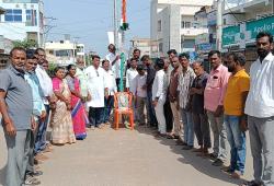 హర్ ఘర్ తిరంగా కార్యక్రమంలో భాగంగా జాతీయ జెండా ఆవిష్కరించిన బీజేపీ 