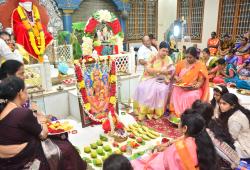 గాంధీచౌక్ వర ప్రదాత శ్రీషిర్డీసాయి మందిరంలో సామూహక కుంకుమ పూజ
