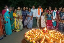 గణపయ్య సేవలో కాంగ్రెస్ నాయకుడు ఎన్ఆర్ఐ గుడిపూడి తిరుమల రావు సందడి