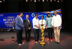 యువ పారిశ్రామికవేత్తలు, స్టార్టప్‌లు, ఎంఎస్ఎంఈలను ప్రోత్సహించాలి: కేటీఆర్