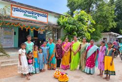గేట్ కారేపల్లిలో ఘనంగా బతుకమ్మ సంబరాలు