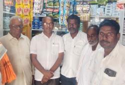 దసరా వేడుకల్లో ఆత్మీయ పలకరింపు.