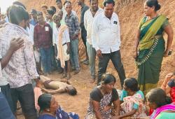 మైనింగ్‌ గుంతలో పడి ఇద్దరు యువకుల మృతి.