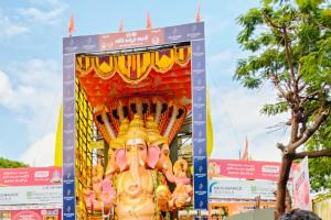 ఖైరతాబాద్ గణనాథుడి దర్శనం చేసిన రంగారెడ్డి ప్రతినిధి