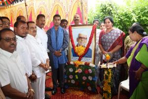 తెలంగాణ సాధనకు అలుపెరగని పోరాట యోధుడు ఆచార్య కొండా లక్ష్మణ్ బాపూజీ