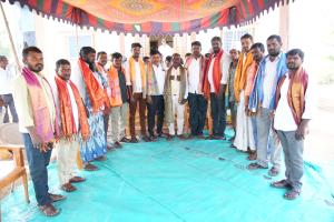 ఎలుకగూడ గ్రామ ప్రజలకు, కార్యకర్తలకు కృతజ్ఞతలు తెలిపిన సర్పంచ్ చాకలి బందయ్య