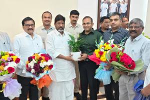 నూతన సంవత్సర శుభాకాంక్షలు తెలిపిన TGSPDCL సీఎండీ ముషారఫ్ ఫరూఖీ, ఐఏఎస్; ఉప ముఖ్యమంత్రి మల్లు భట్టి విక్రమార్కకు మర్యాదపూర్వక భేటీ