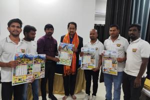 లోకల్ గైడ్ దినపత్రిక క్యాలెండర్ ను ఆవిష్కరించిన సినీ హీరో సుమన్ తల్వార్